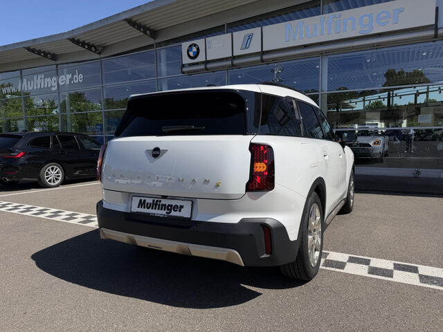 MINI Cooper SE Countryman Countryman SE ALL 4 HUD AHK PanoD SportS PaAs Ansicht 6 für Fahrzeugdetailseite