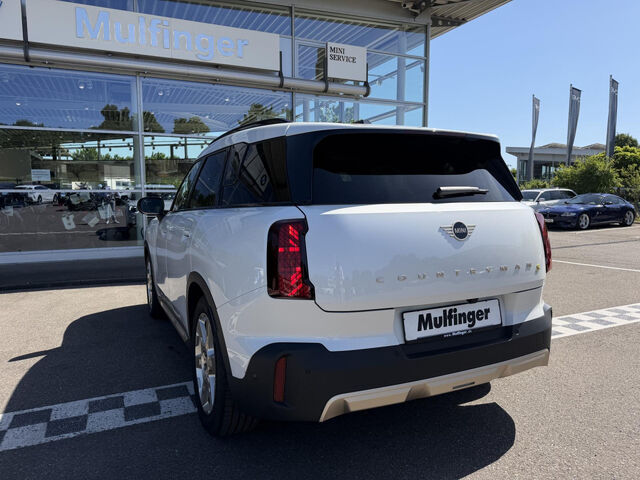 MINI Cooper SE Countryman Countryman SE ALL 4 HUD AHK PanoD SportS PaAs Ansicht 8 für Fahrzeugdetailseite