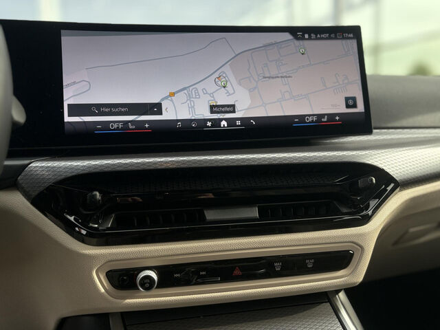 BMW 330 e xDrive Tour. M Sport HUD AHK PanoD KomfZ Adap Ansicht 10 für Fahrzeugdetailseite