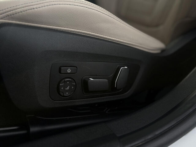 BMW 330 e xDrive Tour. M Sport HUD AHK PanoD KomfZ Adap Ansicht 14 für Fahrzeugdetailseite