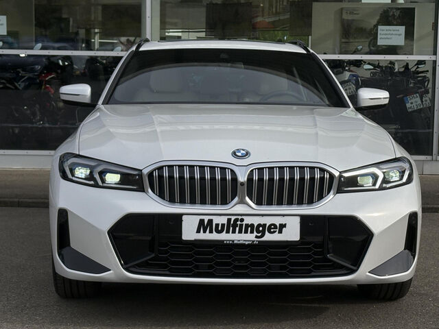BMW 330 e xDrive Tour. M Sport HUD AHK PanoD KomfZ Adap Ansicht 3 für Fahrzeugdetailseite
