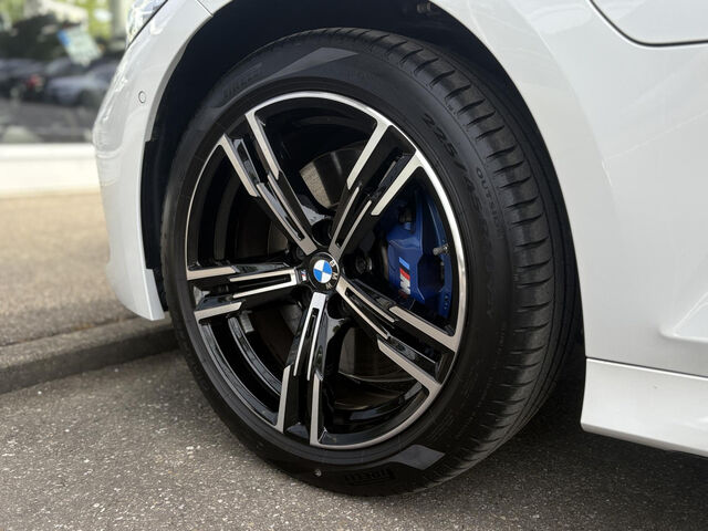 BMW 330 e xDrive Tour. M Sport HUD AHK PanoD KomfZ Adap Ansicht 7 für Fahrzeugdetailseite