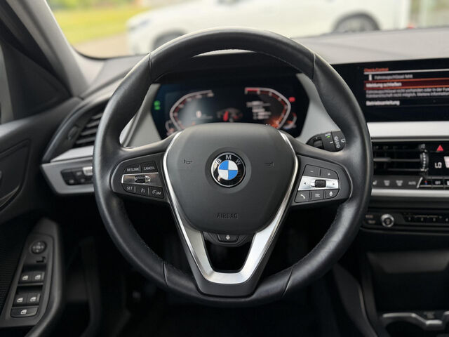 BMW 118 i Advantage LED Sports.LiveProf DAB Sitzh.17 Ansicht 12 für Fahrzeugdetailseite