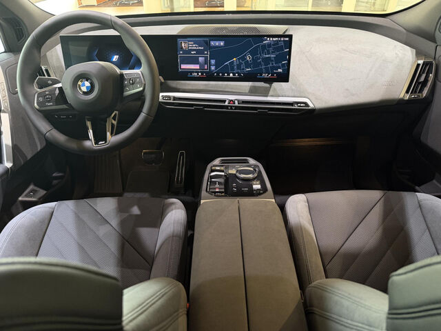 BMW iX x60 M Sport Sky KomfS+Bel+Mas.SurView AHK 23 Ansicht 10 für Fahrzeugdetailseite