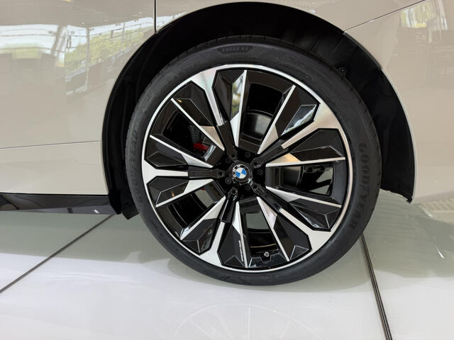 BMW iX x60 M Sport Sky KomfS+Bel+Mas.SurView AHK 23 Ansicht 8 für Fahrzeugdetailseite