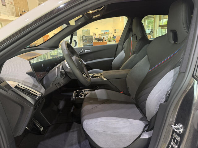 BMW iX x60 M Sport Sky KomfS+Bel+Mas.SurView AHK 23 Ansicht 9 für Fahrzeugdetailseite