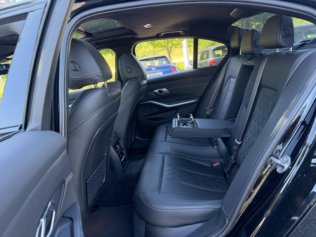 BMW 330 i xDrive M Sport Leder GlasD.Laser HiFi 19 Ansicht 15 für Fahrzeugdetailseite