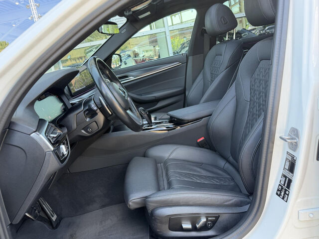 BMW 530 d xDr.T.M Sport PanoD.Kamera LiveProf.AHK 20 Ansicht 11 für Fahrzeugdetailseite