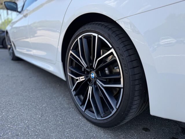 BMW 530 d xDr.T.M Sport PanoD.Kamera LiveProf.AHK 20 Ansicht 9 für Fahrzeugdetailseite