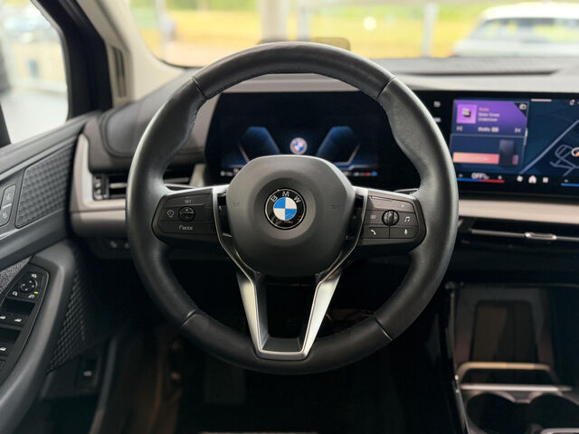 BMW 220 Active Tourer 220i ActiveTourer HUD ACC SurView LiveProf.AHK Ansicht 12 für Fahrzeugdetailseite