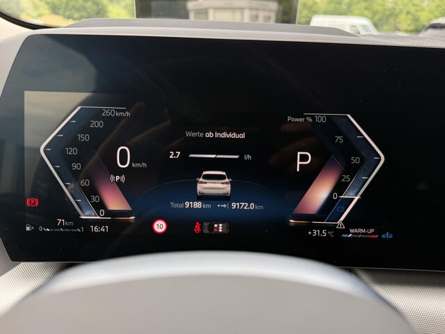 BMW 220 Active Tourer 220i ActiveTourer HUD ACC SurView LiveProf.AHK Ansicht 13 für Fahrzeugdetailseite