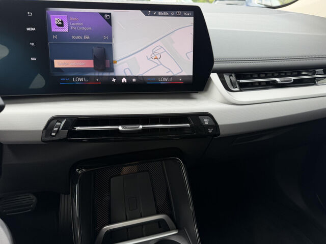 BMW 220 Active Tourer 220i ActiveTourer HUD ACC SurView LiveProf.AHK Ansicht 14 für Fahrzeugdetailseite