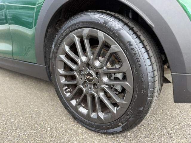 MINI Cooper C Favoured Trim Sitzh. Lenkradh. HUD 17 Ansicht 9 für Fahrzeugdetailseite
