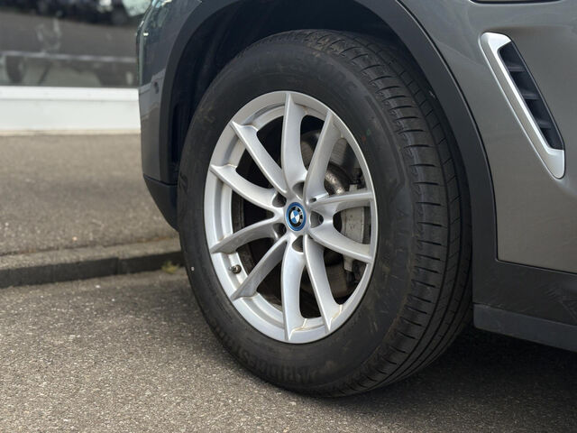 BMW X3 x30e Sports. Lenkradh. Navi Kamera Sitzh.AHK Ansicht 9 für Fahrzeugdetailseite