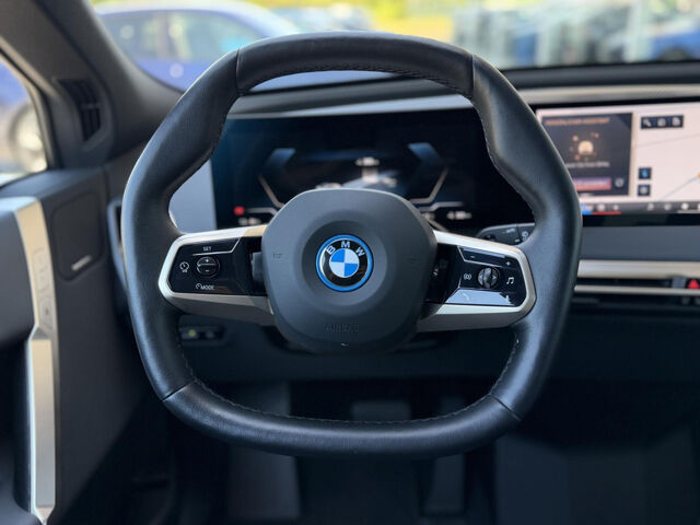 BMW iX x40 Sky Sitzbel.SuView ACC HUD Ha/Ka.AHK 22 Ansicht 12 für Fahrzeugdetailseite
