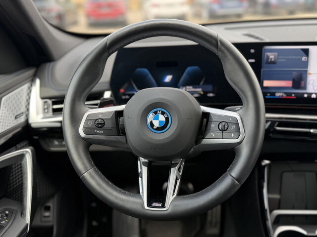BMW iX1 x30 M Sport Pro HUD ACC SurView Har/Kar.19 Ansicht 12 für Fahrzeugdetailseite