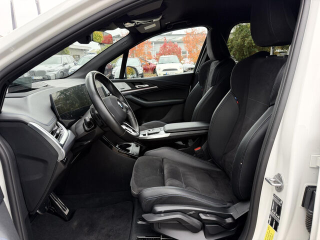 BMW 220 Active Tourer 220i AT.M Sport HUD ACC SurView Har/Kar.AHK 18 Ansicht 10 für Fahrzeugdetailseite