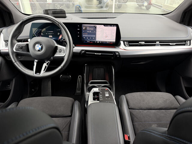 BMW 220 Active Tourer 220i AT.M Sport HUD ACC SurView Har/Kar.AHK 18 Ansicht 11 für Fahrzeugdetailseite