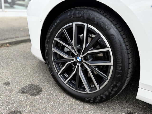 BMW 220 Active Tourer 220i AT.M Sport HUD ACC SurView Har/Kar.AHK 18 Ansicht 9 für Fahrzeugdetailseite