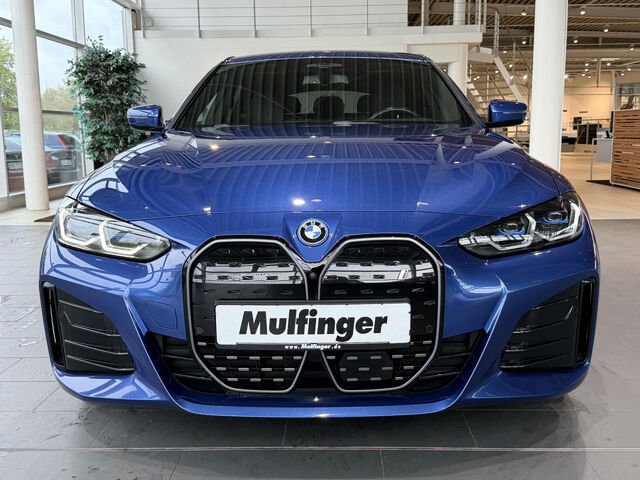 BMW i4 e40 M Sport PRO ACC SuView HUD Iconic Lordose Ansicht 4 für Fahrzeugdetailseite
