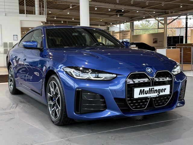 BMW i4 e40 M Sport PRO ACC SuView HUD Iconic Lordose Ansicht 5 für Fahrzeugdetailseite