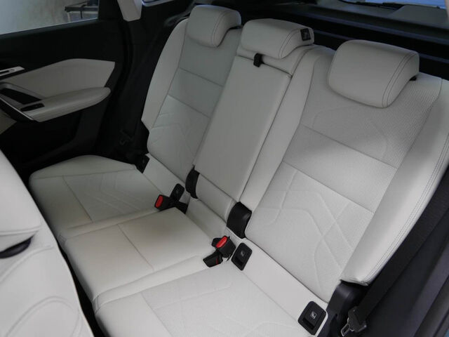 BMW X1 s20d Sports.ACC PanoD.Kamera Navi Har/Kar.AHK Ansicht 12 für Fahrzeugdetailseite