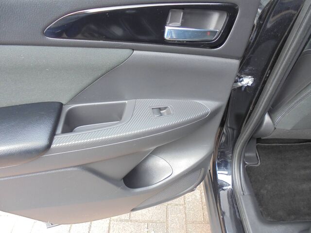 MITSUBISHI Eclipse Cross 1.5 T-MIVEC CVT 2WD Intro Edition (GK0) Ansicht 17 für Fahrzeugdetailseite