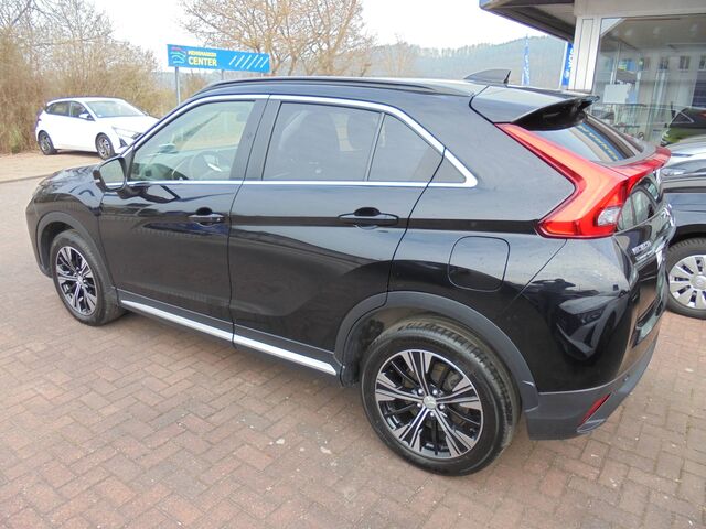 MITSUBISHI Eclipse Cross 1.5 T-MIVEC CVT 2WD Intro Edition (GK0) Ansicht 3 für Fahrzeugdetailseite