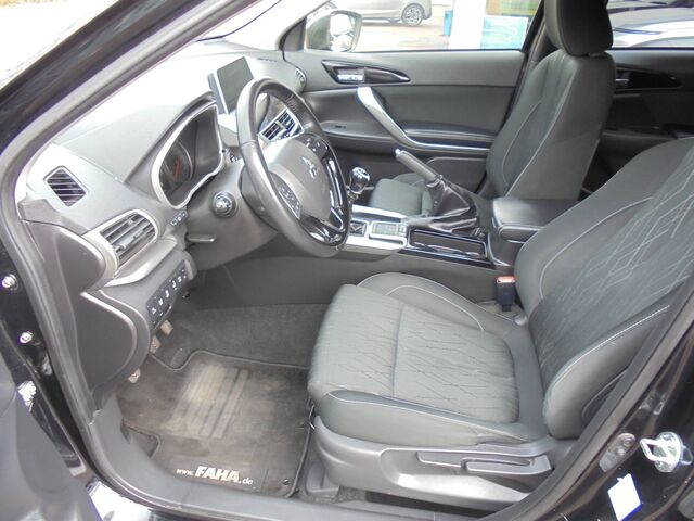 MITSUBISHI Eclipse Cross 1.5 T-MIVEC CVT 2WD Intro Edition (GK0) Ansicht 9 für Fahrzeugdetailseite