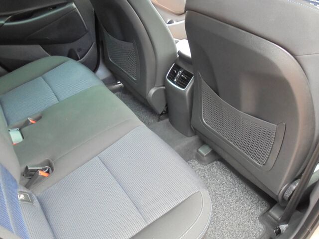 HYUNDAI Tucson 2.0 CRDi A/T 4WD Advantage Ansicht 20 für Fahrzeugdetailseite