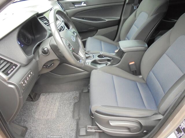 HYUNDAI Tucson 2.0 CRDi A/T 4WD Advantage Ansicht 8 für Fahrzeugdetailseite