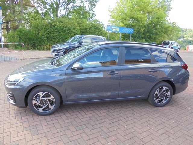 HYUNDAI i30 Kombi Prime 1.6 T-GDI 7-Gang-DCT 150PS Ansicht 4 für Fahrzeugdetailseite