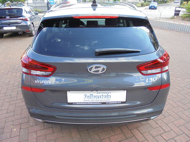 HYUNDAI i30 Kombi Prime 1.6 T-GDI 7-Gang-DCT 150PS Ansicht 6 für Fahrzeugdetailseite