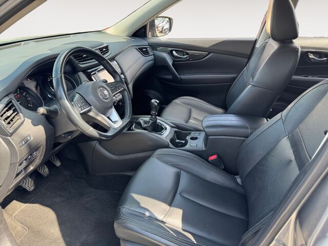 NISSAN X-Trail Tekna 1.6 DIG-T 6MT 7-Sitzer Panorama Glasschiebedach Navi Soundsystem Bose Ansicht 11 für Fahrzeugdetailseite