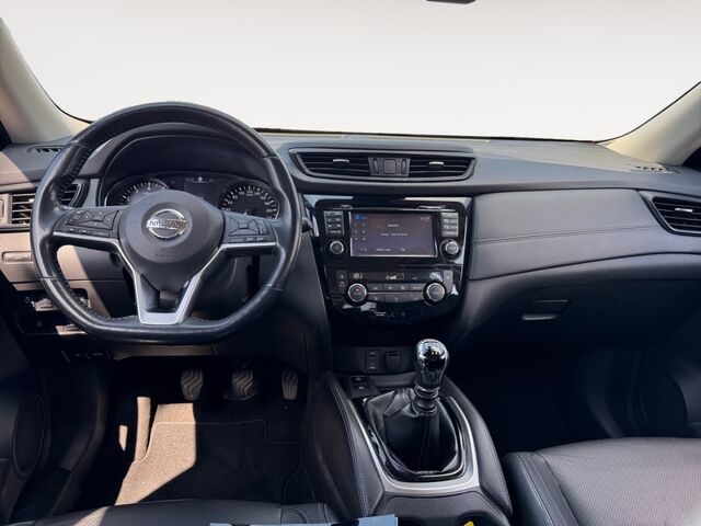 NISSAN X-Trail Tekna 1.6 DIG-T 6MT 7-Sitzer Panorama Glasschiebedach Navi Soundsystem Bose Ansicht 9 für Fahrzeugdetailseite