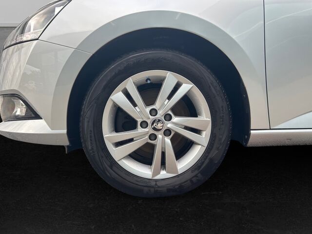 SKODA Fabia 1.0 Style Combi (NJ5) Navi Sitzheitung Lichtsensor Klimaanlage Ansicht 8 für Fahrzeugdetailseite