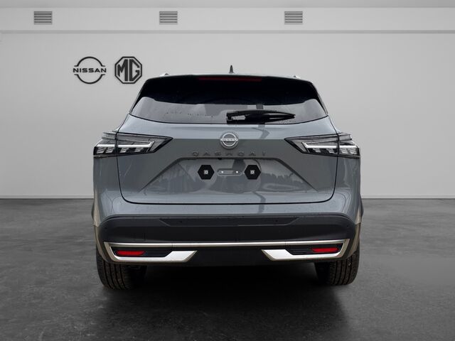 NISSAN Qashqai Tekna X-Tronic 1.3 DIG-T MHEV Pano-Dach Head-Up RFK Klima SHZ LED Ansicht 4 für Fahrzeugdetailseite