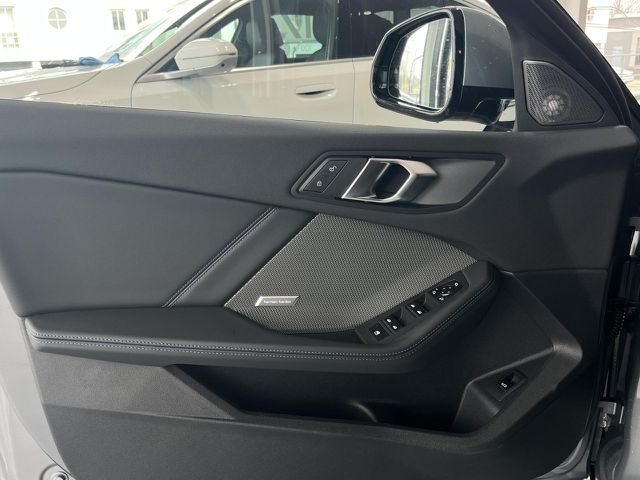 BMW 120 d M Sport HUD ACC SuView Ad-LED H/K Komfz.AHK Sportpaket Bluetooth Navi Klima PDC el. Fenster Ansicht 11 für Fahrzeugdetailseite