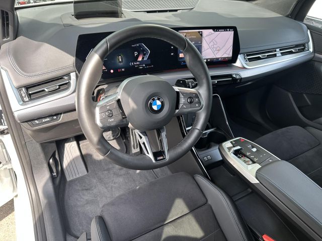 BMW 220 Active Tourer 220i AT M Sport HUD ACC SuView.Lenkh.AktivSitz. Sportpaket Bluetooth Navi LED Klima PDC el. Fenster Ansicht 11 für Fahrzeugdetailseite