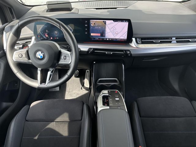 BMW 220 Active Tourer 220i AT M Sport HUD ACC SuView.Lenkh.AktivSitz. Sportpaket Bluetooth Navi LED Klima PDC el. Fenster Ansicht 14 für Fahrzeugdetailseite