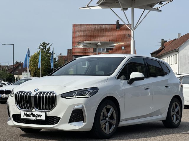 BMW 220 Active Tourer 220i AT M Sport HUD ACC SuView.Lenkh.AktivSitz. Sportpaket Bluetooth Navi LED Klima PDC el. Fenster Ansicht 3 für Fahrzeugdetailseite