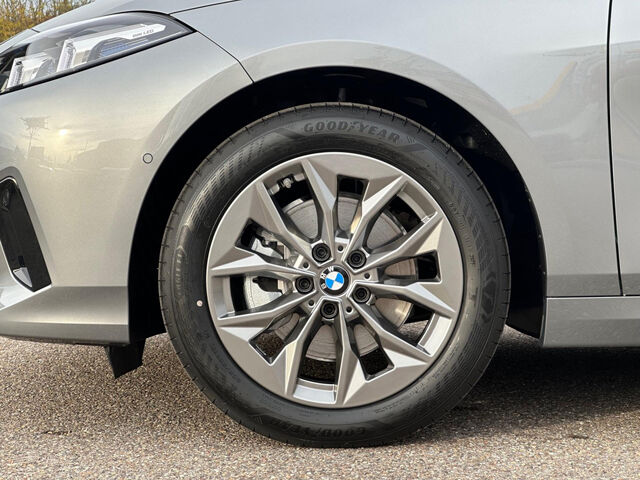 BMW 120 PremPaket DrivAss Komf. Ad.LED SH 17 Klima PDC Ansicht 10 für Fahrzeugdetailseite