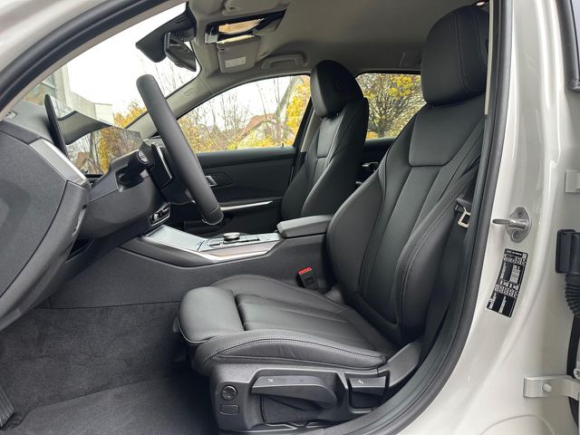 BMW 318 d Tour. ComfPaket DrvAss ParkAss SH 17 Navi Klima PDC Ansicht 11 für Fahrzeugdetailseite