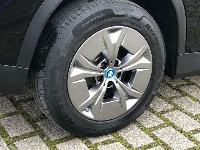 BMW iX1 xDrive30 ACC Live-Navi DAB Ad-M-Fahrwerk Bluetooth LED Klima Standhzg PDC el. Fenster Ansicht 8 für Fahrzeugdetailseite