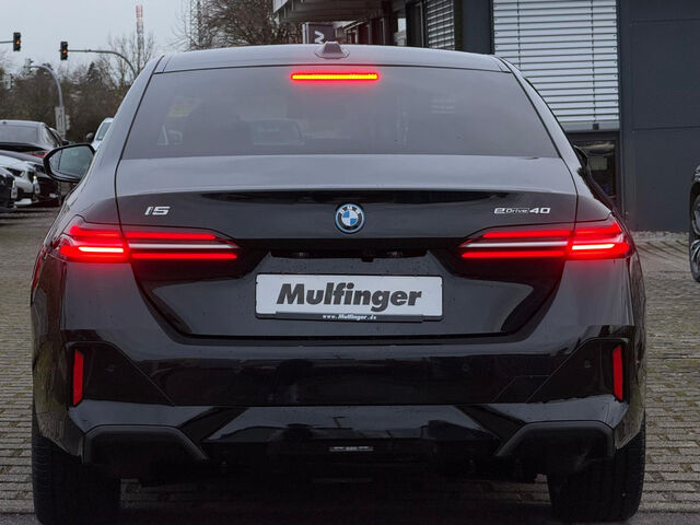 BMW i5 eDrive 40 M Sport HUD ACC H/K Komfz.Sitzh. AHK Sportpaket Bluetooth Navi LED Standhzg PDC el. Fen Ansicht 12 für Fahrzeugdetailseite