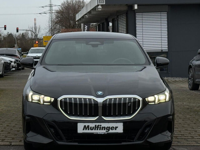 BMW i5 eDrive 40 M Sport HUD ACC H/K Komfz.Sitzh. AHK Sportpaket Bluetooth Navi LED Standhzg PDC el. Fen Ansicht 3 für Fahrzeugdetailseite