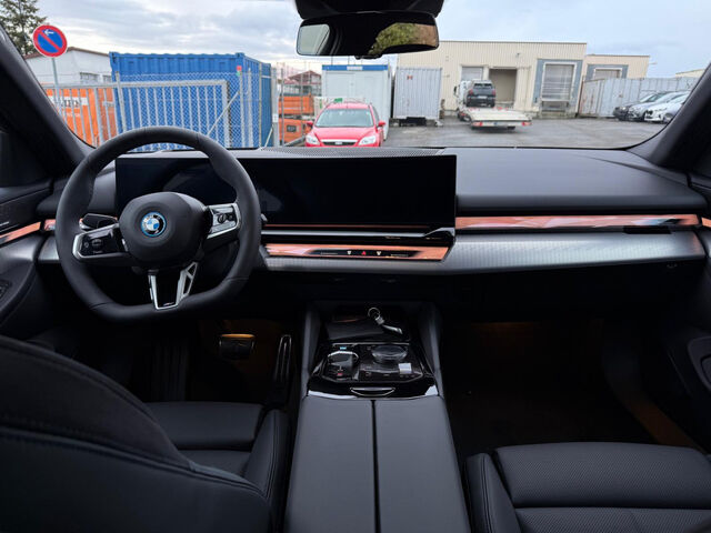 BMW i5 eDrive 40 M Sport HUD ACC H/K Komfz.Sitzh. AHK Sportpaket Bluetooth Navi LED Standhzg PDC el. Fen Ansicht 7 für Fahrzeugdetailseite