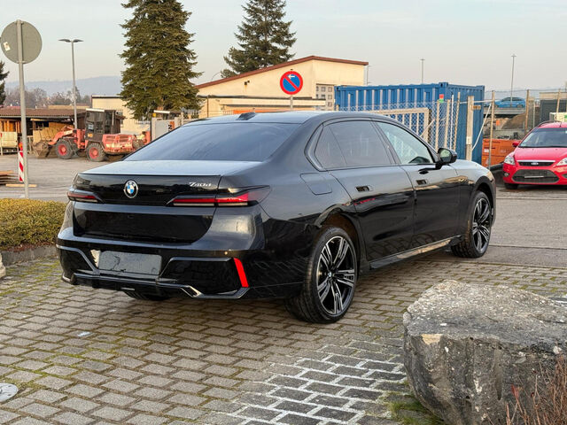 BMW 740 dxDr M Pro ACC Executive SkyLounge P-Prof.AHK Sportpaket Bluetooth HUD Navi LED Vollleder Klima A Ansicht 4 für Fahrzeugdetailseite