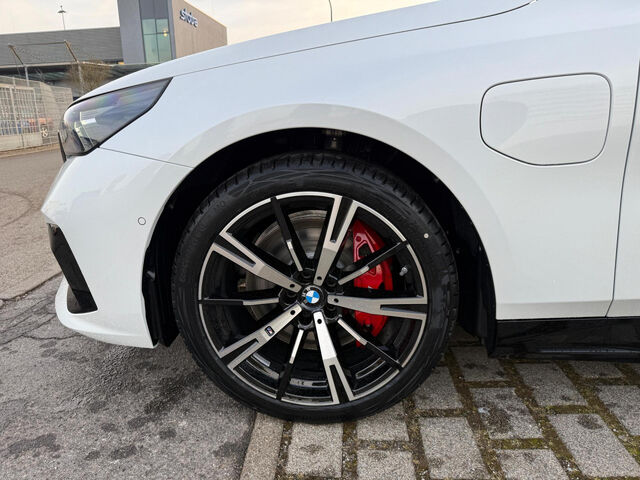 BMW 550 e xDr. M Sport Pro HUD ACC SuView.Komfz.AHK Sportpaket Bluetooth Navi LED Klima Standhzg PDC el. Ansicht 5 für Fahrzeugdetailseite