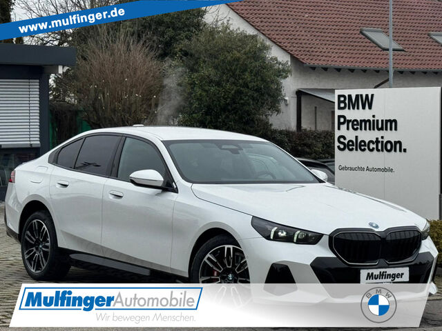 BMW 530 e xDr. M Sport Pro HUD ACC SuView.Komfz. AHK Sportpaket Bluetooth Navi LED Klima Standhzg PDC el. Ansicht 1 für Fahrzeugdetailseite